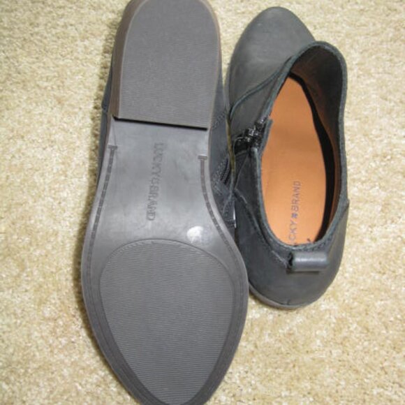 Lucky Brand Faydren NWT Black Leather booties w/ side zip size 6.5 w/ stitching - Picture 4 of 10